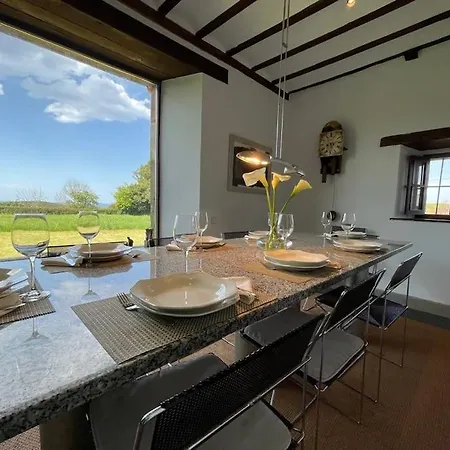 Branas, Casona Stylish Host ,san Vicente De La Barquera Holiday home *